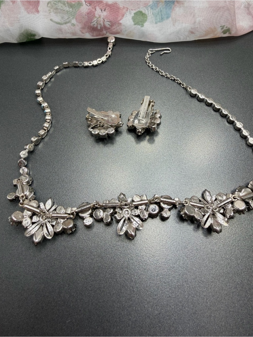 Vintage Continental Emerald & Olive Floral Necklace & Earring Set #43set - Picture 4 of 5